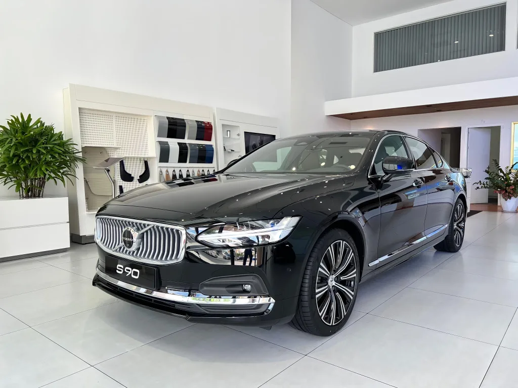 xe volvo s90 ultra B6 s1