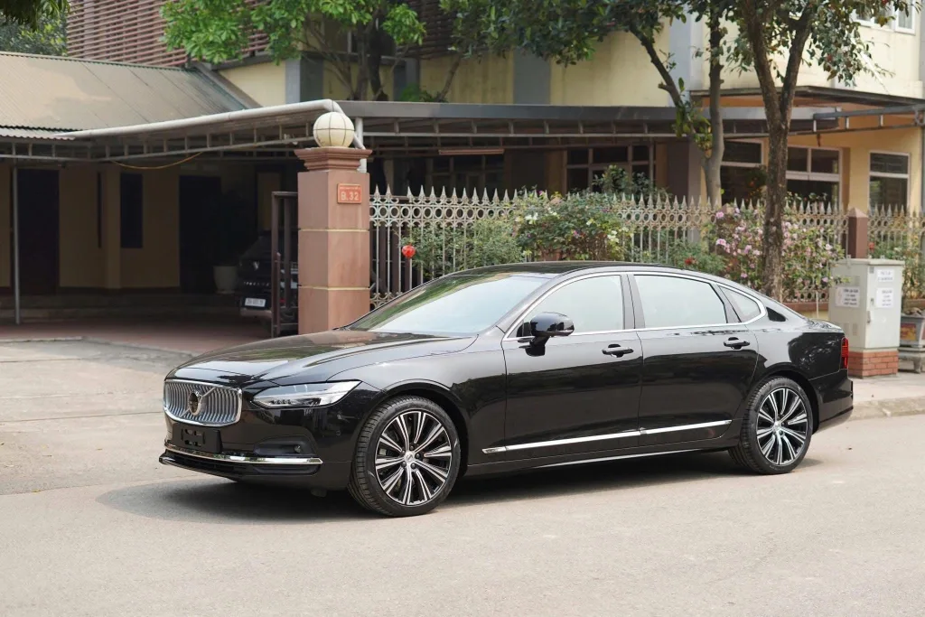xe volvo s90 ultra B6 s10