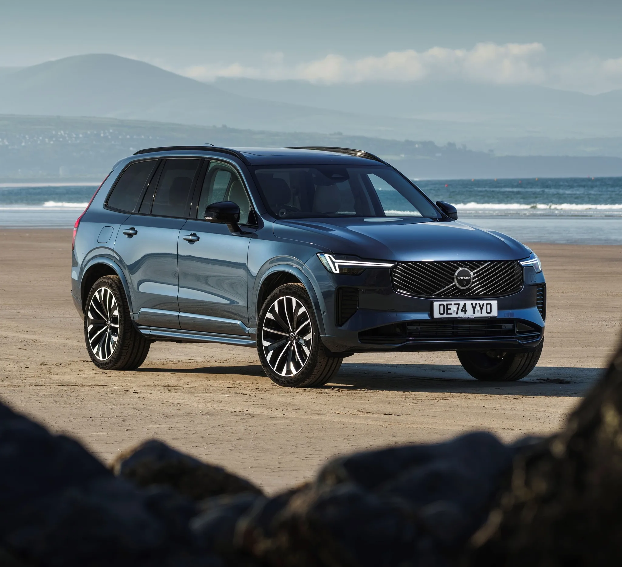 Volvo-XC90-2026-exterior